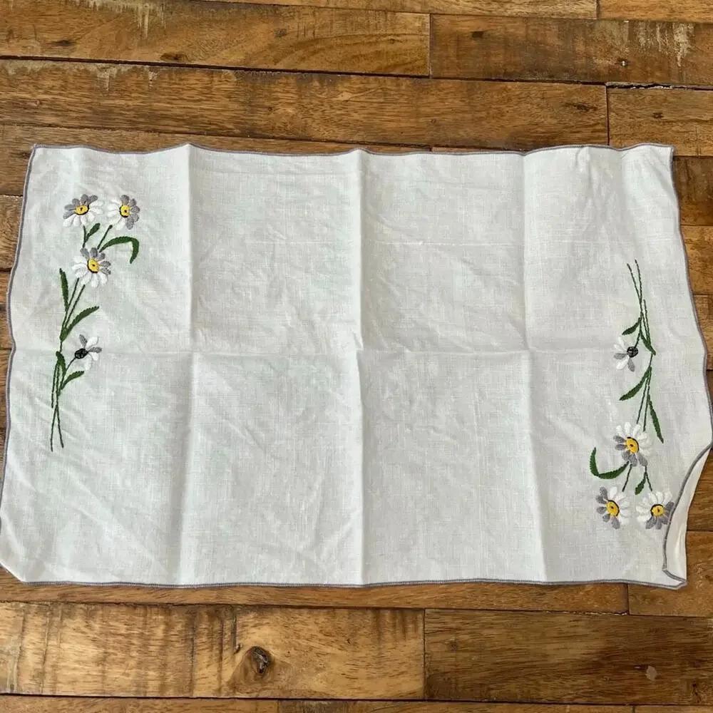 White Wildflower Embroidered Linen Napkins Set of 4 Gray Edge Detail
